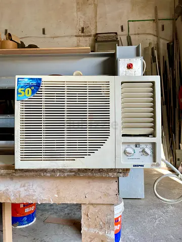 Geepas 10,000 BTU Window AC - Good Condition - Strong Cooling