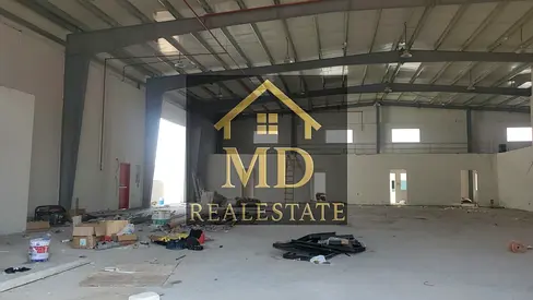 A warehouse with an area of ​​10,000 square feet, 200 kilowatt electricity, price 430,000, with four rooms in Umm Al Quwain