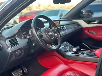 صورة 7 لـ 2013 AUDI S8