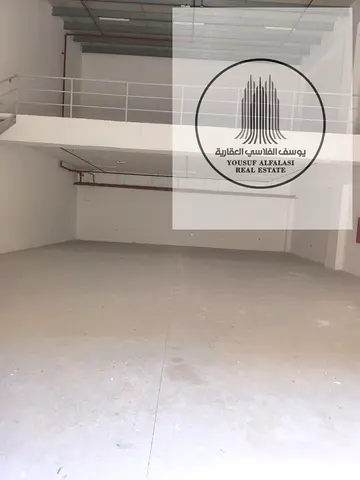 متاح مستودع للايجار السنوي الجرف الصناعية 2 بمساحة 3328 قدم السعر 12000 درهم سنويا