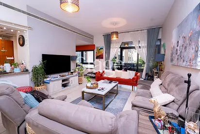 Spacious 2 Bed Plus Study | Rented Unit