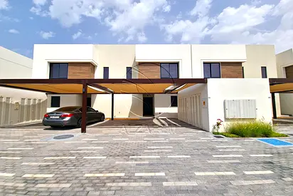 √ VACANT! Corner | Big Plot | Double Row √