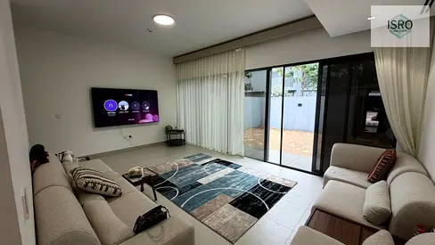 LUXURIOUS FULLY FURNISHED 2 BEDROOM TOWNHOUSE, READY TO MOVE
