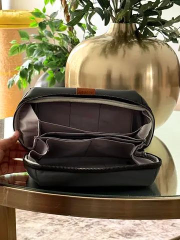 Blue pebble string case for gaming or gadgets