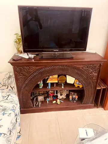Tv stand
