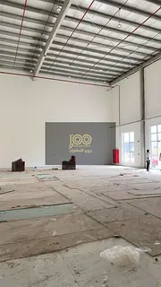 Showroom available for all commercial and industrial activities / Electricity 25