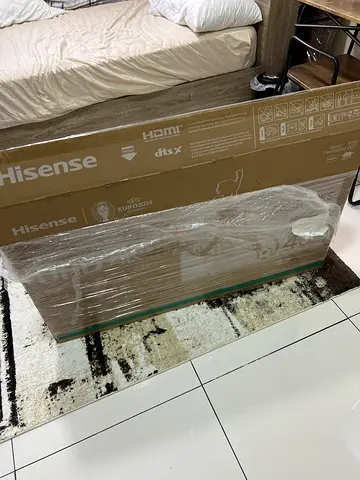 tv box 43 inch hisense, brand new