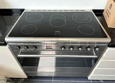 Smeg Italian brand electric ceramic cooker 90x60 cm stanles steel latest model perfect condition