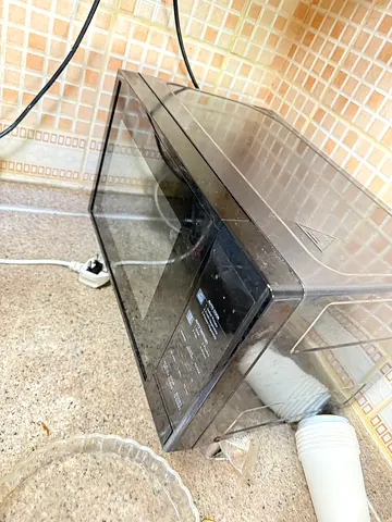 LG Microwave in very good condition