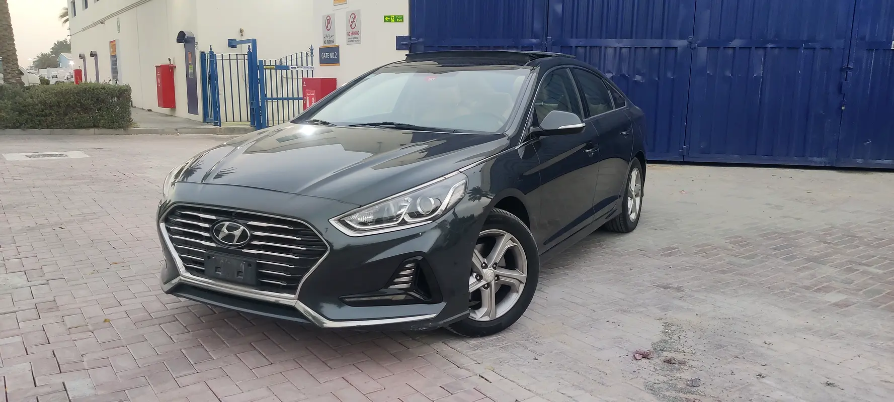 Hyundai Sonata 2018 — photo 1 of 16