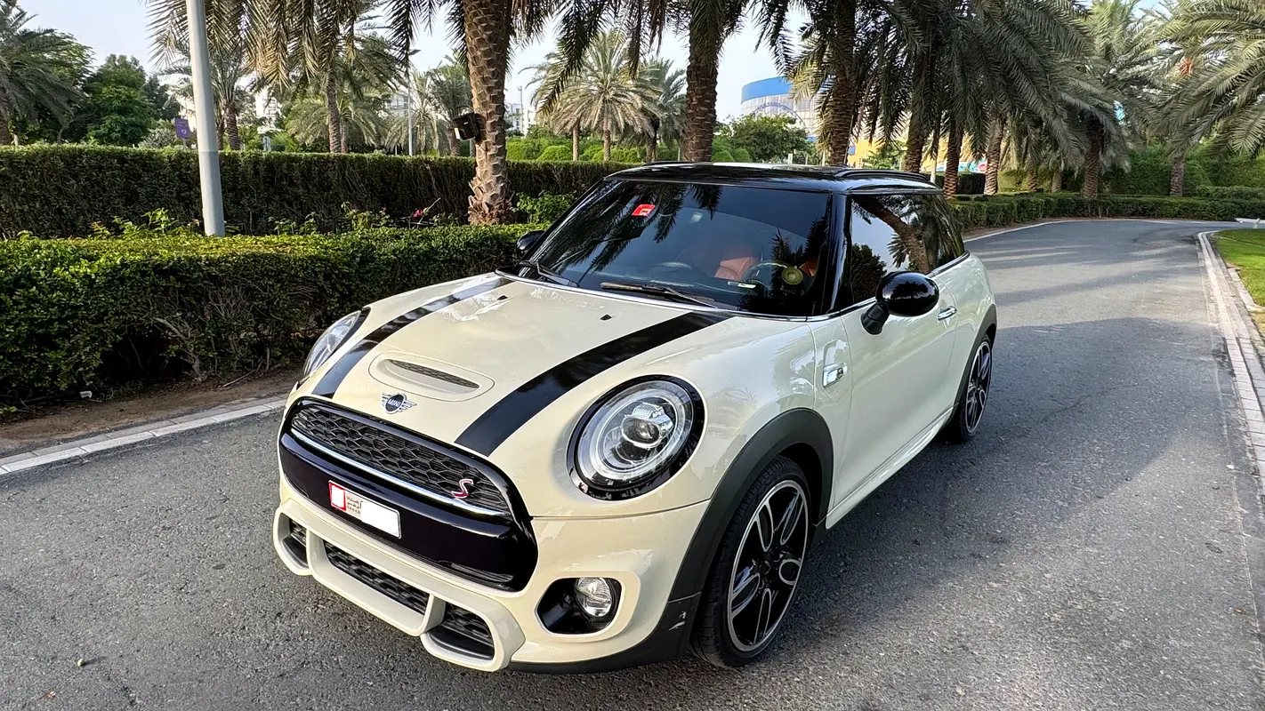 MINI Cooper 2020 — photo 1 of 12