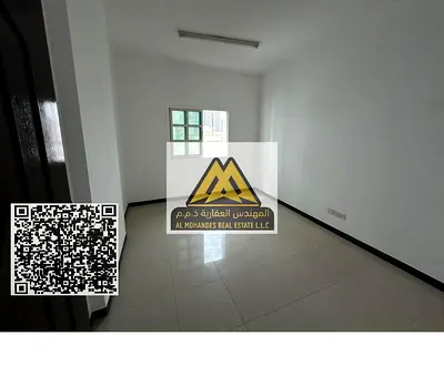شقة غرفة وصالة بالراشدية 1 عجمان شارع الميناء مقابل سوق السمك مساحة كبيرة موقع حيوي 27000 درهم 6 دفعات قريبة من الخدمات على مدار اليوم