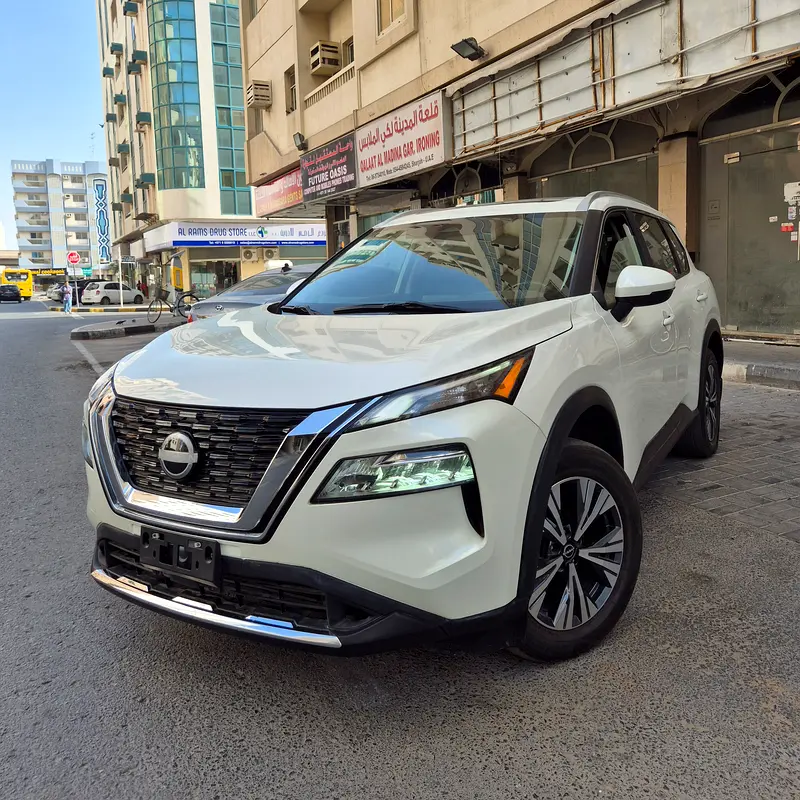 Nissan Rogue 2023 — photo 1 of 13