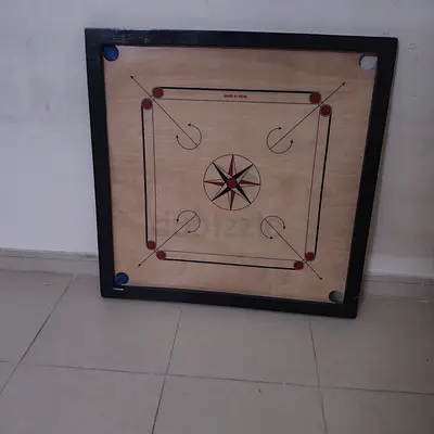 Carrom board
