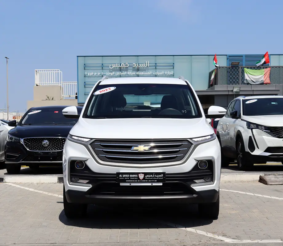 Chevrolet Captiva 2023 — photo 1 of 20