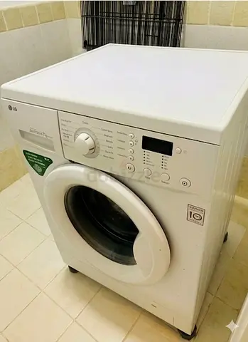 LG Inverter Direct Drive Front-Load Washing Machine 7kg