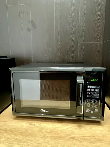 For Sale – Midea Microwave Oven Digital Touch
