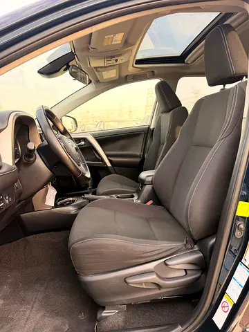 2017 Toyota RAV 4 — фото 8
