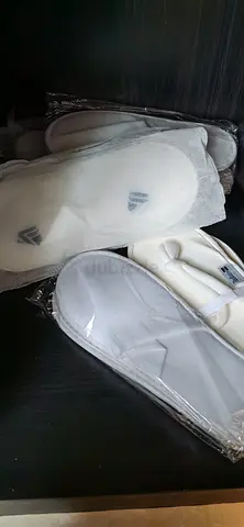 New White Disposable Hotel Slippers - Pack of Unisex Spa/Guest Slippers, free size