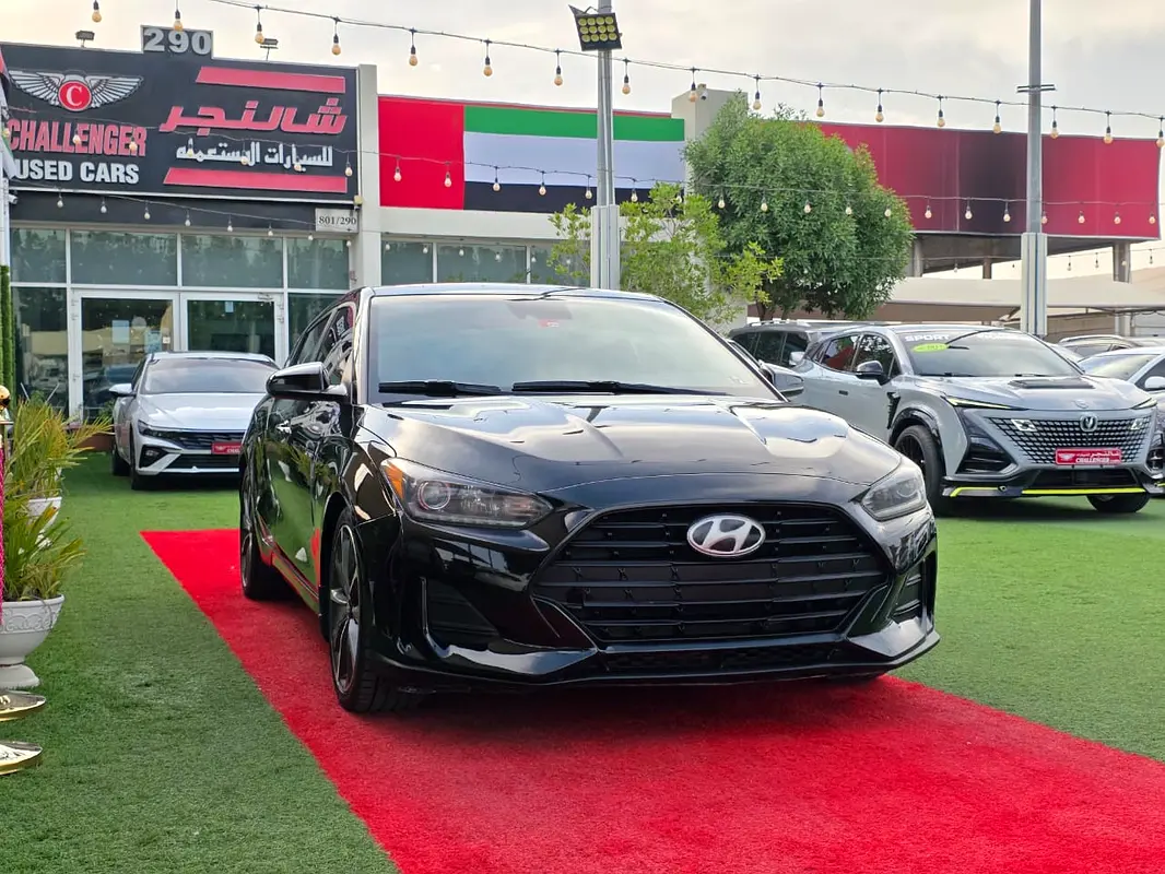 Hyundai Veloster 2019 — photo 1 of 13