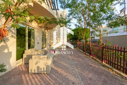 Spacious 4 Bedroom Villa Seashore Perfect Family Home