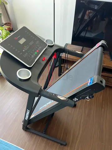 Foldable Electric Treadmill with LCD Display and Heart Rate Sensors - Lightly Used