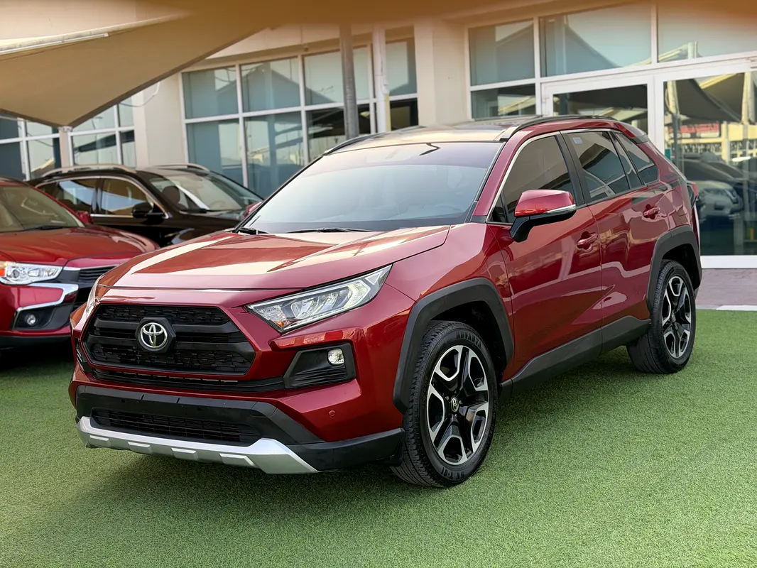 Toyota Rav 4 2021 — photo 1 of 18