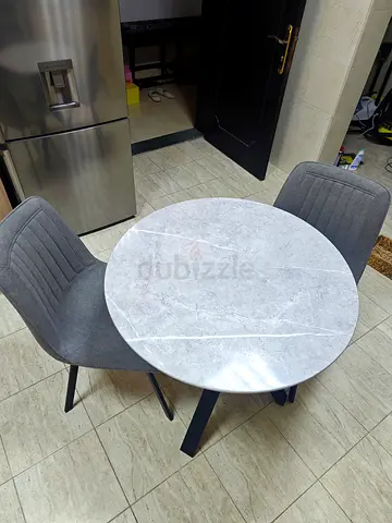 Round Dining Table + 2 Chairs – Excellent Condition – Quick Sale