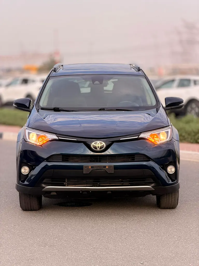 Toyota Rav 4 2017 — photo 1 of 19