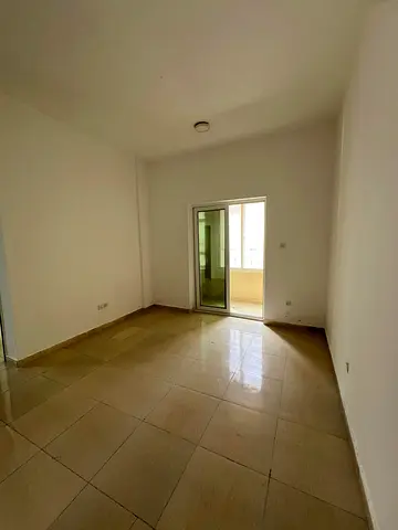 موقع مميز وحيوى \ سعر مناسب جدا \ تهوية ممتازة \اضاءة طبيعية \ تسهيلات بالسداد