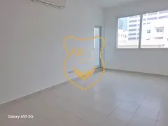 Central ac, 1bhk rent 68k with 6chqs,al rigga road,master room,balcony and car parking free