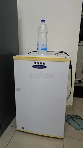 Compact Westpoint Mini Fridge - Single Door, Good for Office or Bedroom