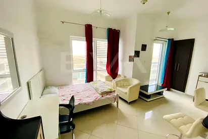 FULLY FURNISHED | MID FLOOR | QUICK ACCESS DMCC MS