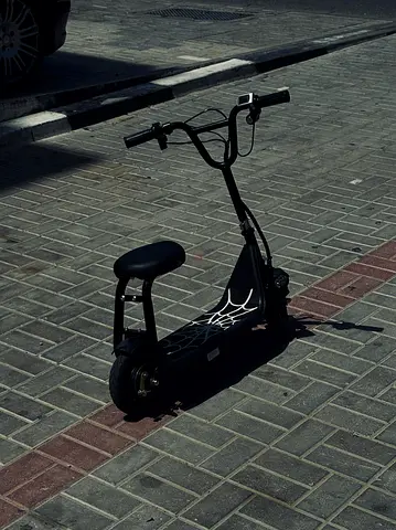 Electric scooter for kids