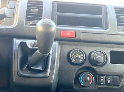 2026 Toyota HIACE 照片 8