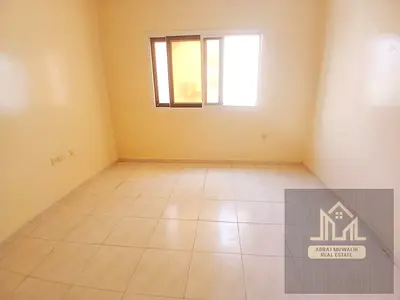 Ready to move apartment available prime location family building near safari Mall