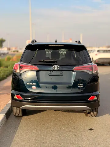 2017 Toyota RAV 4 — фото 17