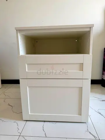 White bedside cabinet / small dresser - good condition