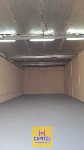 High-quality container storage warehouse featuring a clean internal layout and offering structured storage capacity for efficient goods handling.