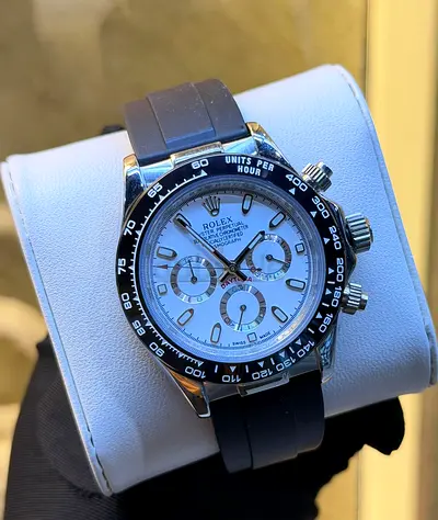 Rolex Daytona style chronograph master copy watch with white dial and rubber strap