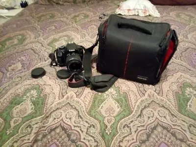 Canon DSLR  eos 1300d with Carry Bag and Accessories -great condition only used once