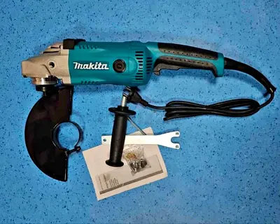 Makita - 9 Inch Grinder