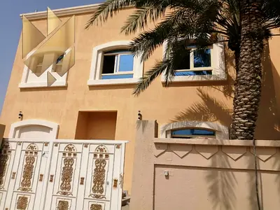 فيلا طابقين للإيجار في الغافية – الشارقة | موقع مميز على شارع رئيسي