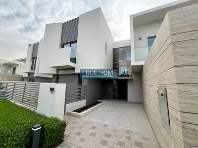 للبيع في منطقه الزاهيه فيلا جديدة 5 غرف مساحه كبيره وتصميم عصري الايلاك