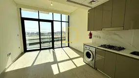 Vacant in May - Pool View - Kitchen Equipped