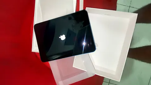 AppleiPad A16(with box) - Good working condition -  Bought February ,2026 (SELLING WILL BUY LAPTOP)