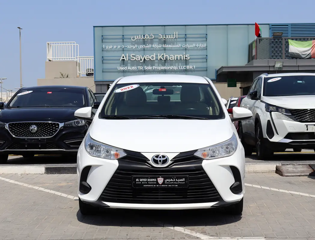 Toyota Yaris 2022 — photo 1 of 20