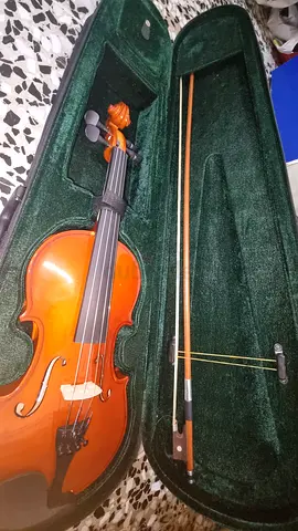 violin very good barely used