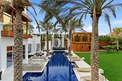 Expansive plot | Unique | Secluded Paradise