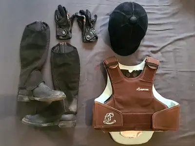 Rider safety set: Helmet, Body Protector, Half Chaps, Gloves